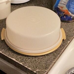 Tupperware Beige Cake Carrier